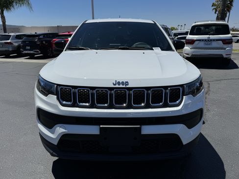 Used 2023 Jeep Compass Sport AWD/4WD image 3