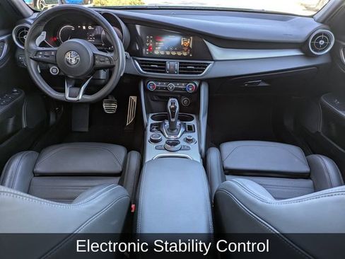 Used 2025 Alfa Romeo Giulia AWD w/ Veloce Package AWD image 16