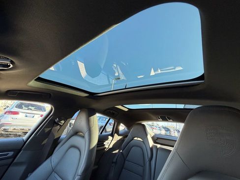 Used 2022 Porsche Panamera 4 Platinum Edition image 39