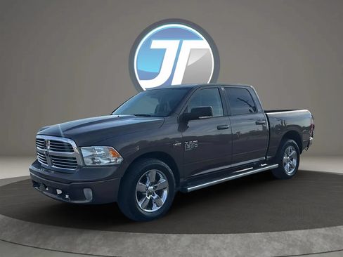 Used 2019 RAM 1500 Lone Star AWD/4WD image 12