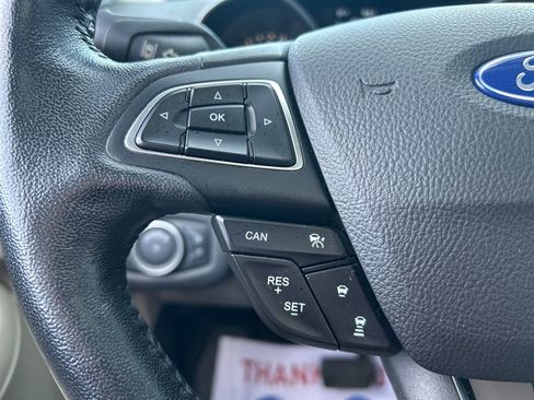 Used 2019 Ford Escape Titanium image 34