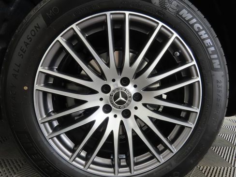 Certified 2025 Mercedes-Benz GLC 300 image 31