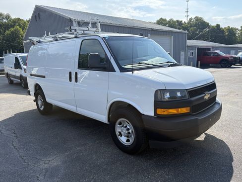 Used 2018 Chevrolet Express 2500 w/ Safety Package RWD image 5