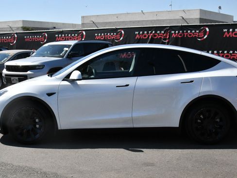 Used 2023 Tesla Model Y Long Range AWD/4WD image 4
