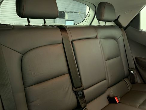 Used 2020 Chevrolet Bolt Premier w/ Infotainment Package FWD image 30