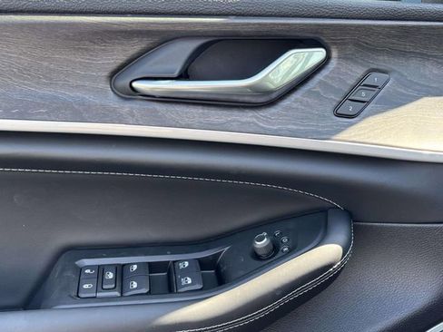 New 2026 Jeep Grand Cherokee Limited AWD/4WD image 18
