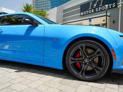 Used 2022 Chevrolet Camaro SS RWD image 36