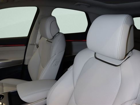 Certified 2026 Genesis GV70 2.5T Select AWD/4WD image 7