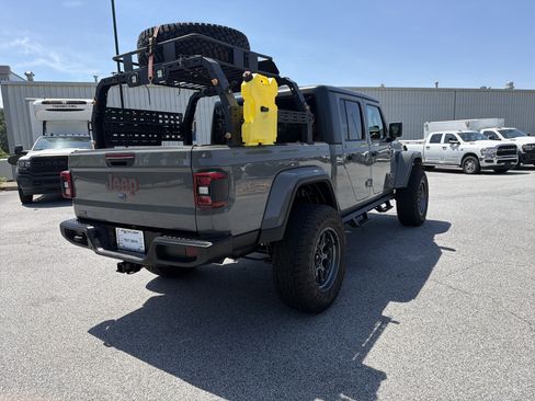 Used 2021 Jeep Gladiator Sport AWD/4WD image 8
