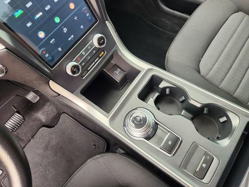 Used 2024 Ford Edge SE w/ Black Appearance Package image 17