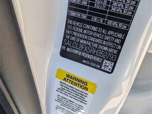 Used 2024 Land Rover Discovery Sport Dynamic SE image 18