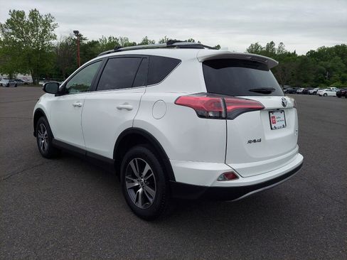 Used 2018 Toyota RAV4 XLE image 4