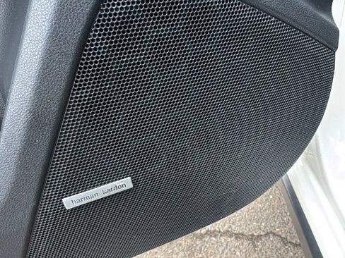 Used 2019 Subaru Crosstrek 2.0i Limited w/ Moonroof Package w/Navigation image 11