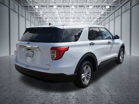 Used 2023 Ford Explorer 4WD image 3