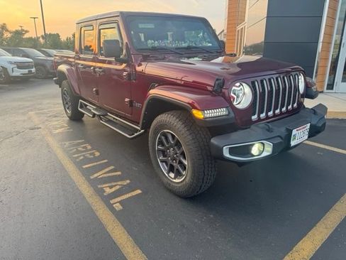 Used 2022 Jeep Gladiator Overland w/ Popular Equipment Package AWD/4WD image 2