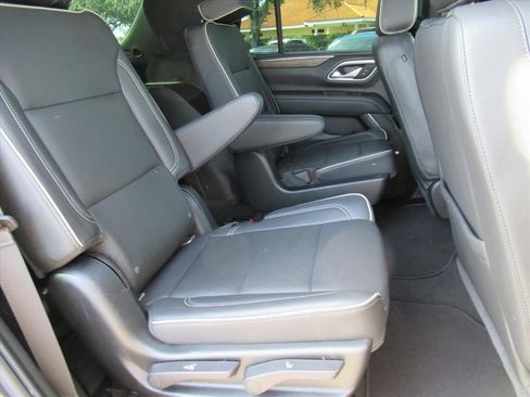 Used 2021 Chevrolet Tahoe Premier w/ Premium Package image 33