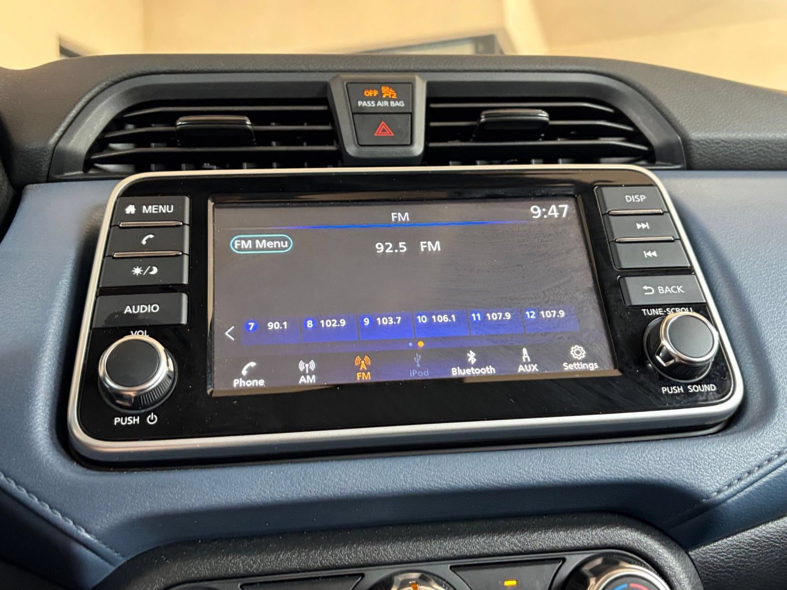 Used 2025 Nissan Versa SV FWD image 19