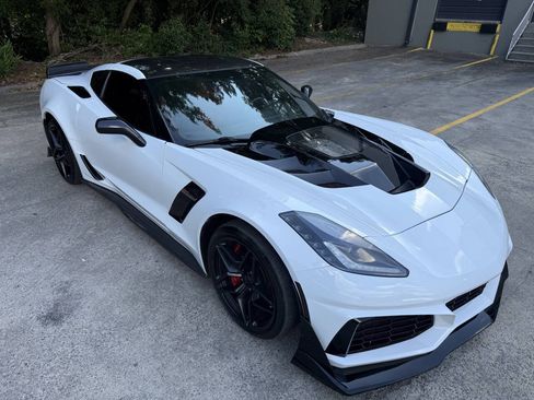 Used 2016 Chevrolet Corvette Z06 RWD image 1