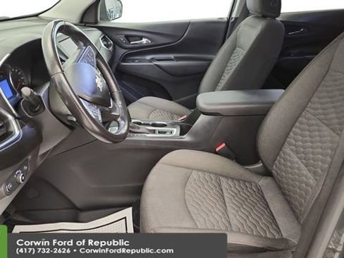 Used 2020 Chevrolet Equinox LT w/ Driver Convenience Package image 12