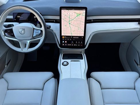 New 2025 Volvo EX90 Plus image 3