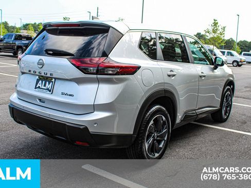 Used 2024 Nissan Rogue SV AWD/4WD image 6