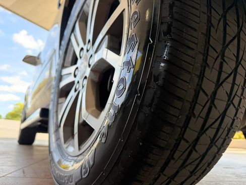 Used 2015 GMC Acadia SLT image 25