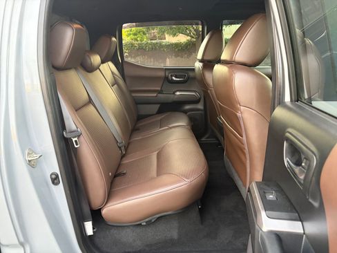 Used 2019 Toyota Tacoma Limited AWD/4WD image 27