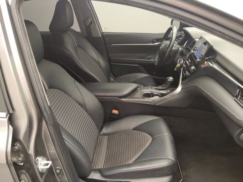 Used 2022 Toyota Camry SE image 21