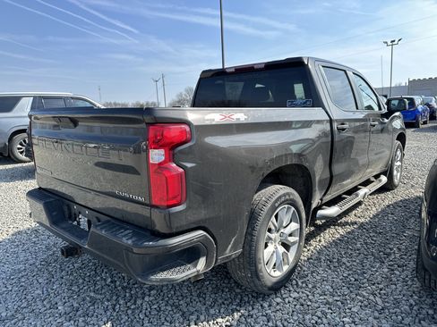 Used 2021 Chevrolet Silverado 1500 Custom image 2