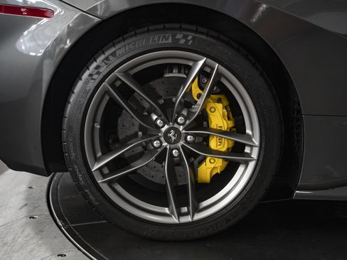 Used 2019 Ferrari 488 Spider RWD image 19