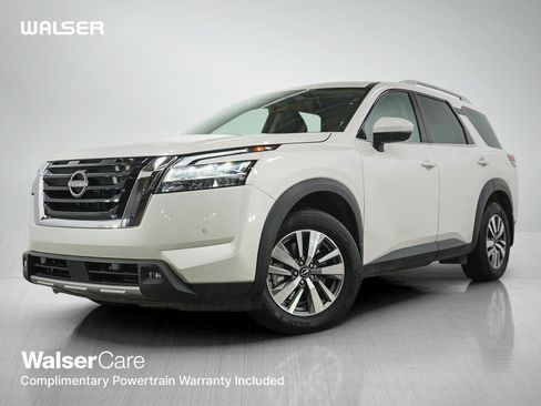 Used 2023 Nissan Pathfinder SL AWD/4WD image 1