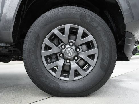 Used 2023 Toyota Tacoma SR5 AWD/4WD image 28
