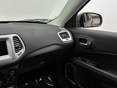 Used 2019 Jeep Compass Sport image 28