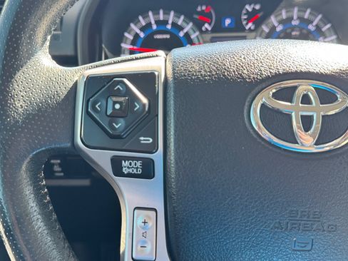 Used 2018 Toyota 4Runner SR5 Premium AWD/4WD image 24