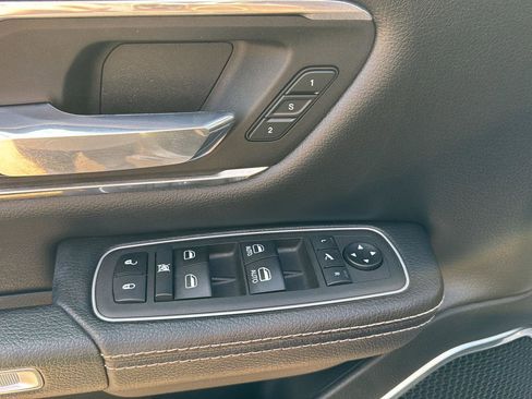 Used 2021 RAM 1500 Laramie image 12