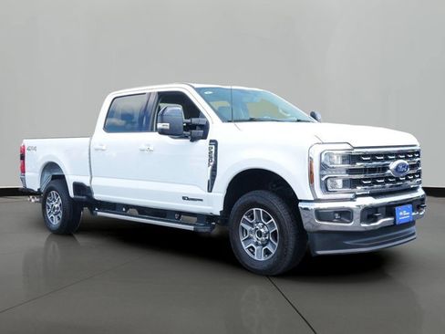 Certified 2025 Ford F250 Lariat AWD/4WD image 4