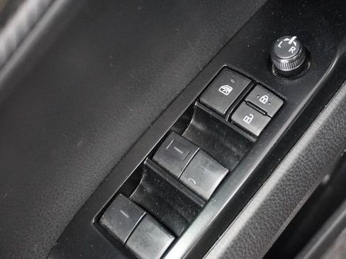 Used 2025 Toyota Camry SE FWD image 9