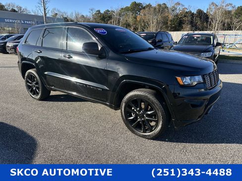 Used 2022 Jeep Grand Cherokee Laredo X image 7