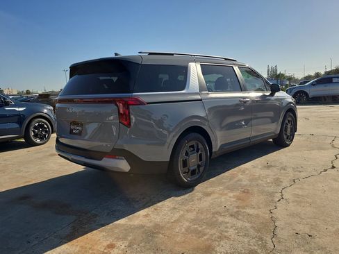 New 2026 Kia Carnival EX FWD image 7