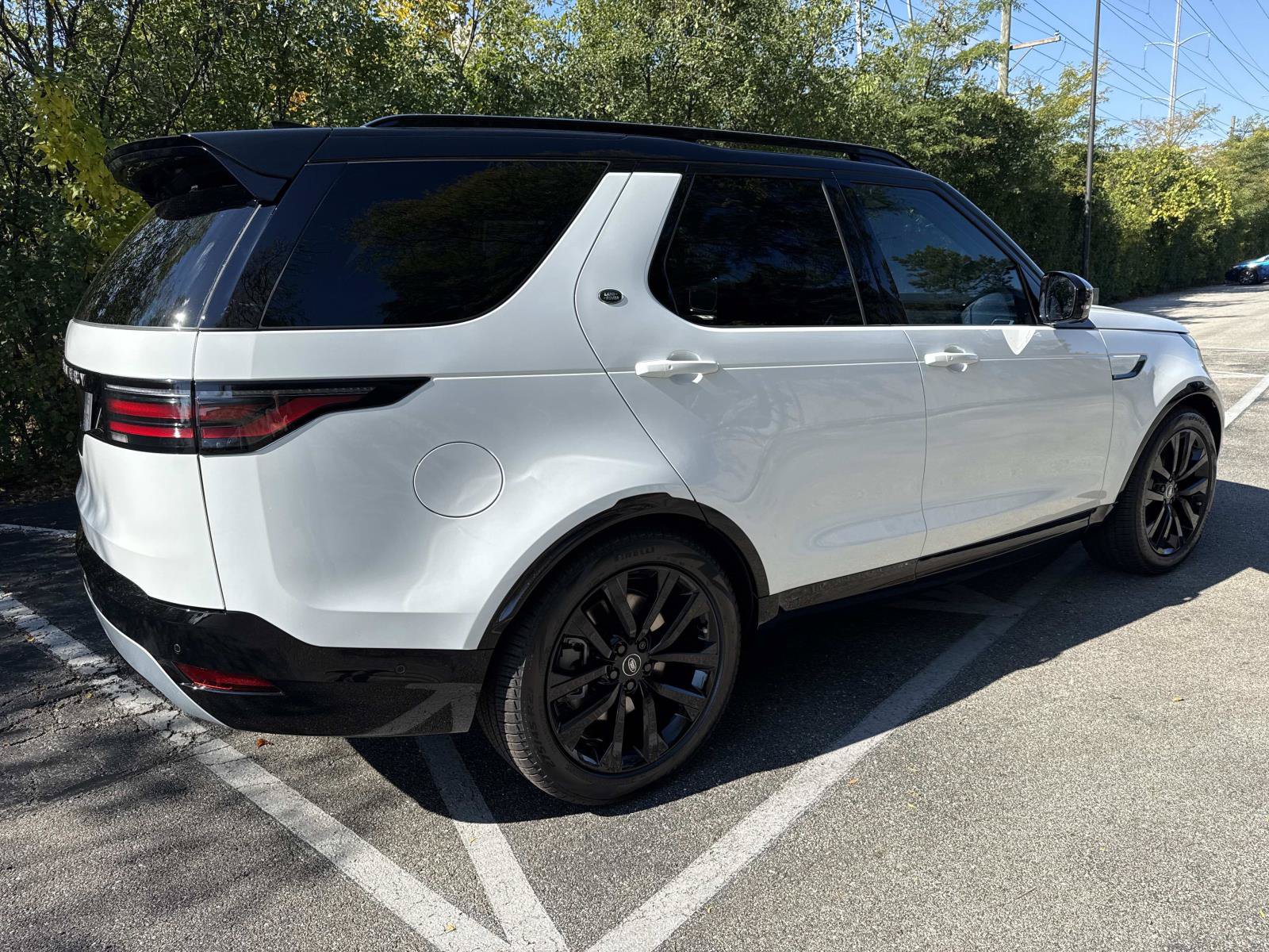 Certified 2026 Land Rover Discovery Limited Edition AWD/4WD image 5