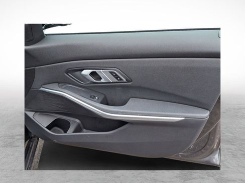 Used 2021 BMW 330i xDrive Sedan w/ Convenience Package image 10