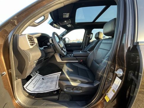 Used 2025 Toyota Tundra Limited w/ TRD Off-Road Package image 11