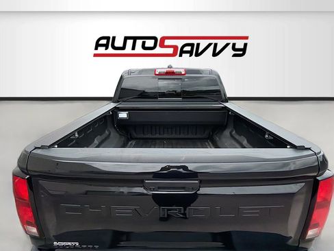 Used 2025 Chevrolet Colorado Z71 w/ Technology Package AWD/4WD image 26