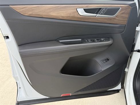 New 2026 Volkswagen Atlas SE image 10