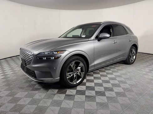 Used 2025 Genesis Electrified GV70 AWD/4WD image 3