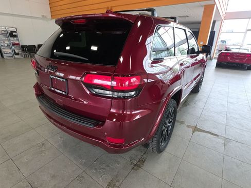 Used 2019 Jeep Grand Cherokee Altitude AWD/4WD image 9