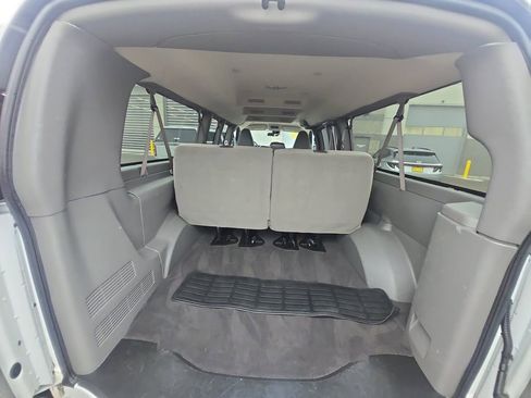 Used 2024 Chevrolet Express 3500 LT w/ LT Preferred Equipment Group RWD image 16