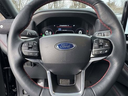 Used 2025 Ford Explorer ST-Line image 18