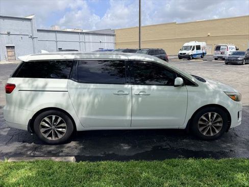 Used 2017 Kia Sedona SX FWD image 6