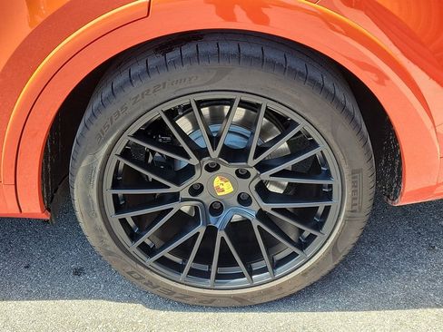 Certified 2021 Porsche Cayenne GTS AWD/4WD image 11